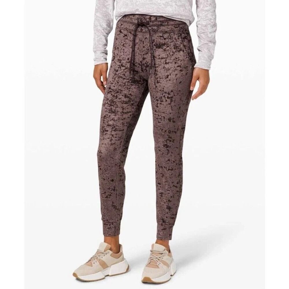 Lululemon Ready to Crush Womens 2 Velvet Jogger Pants French Press Brown